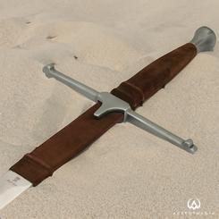 Fiel reproducción de la mítica espada utilizada por Mel Gibson en la película “Braveheart”. La hoja es de acero toledano, de gran calidad, que le confiere firmeza a la réplica.