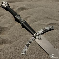 Réplica oficial de la espada utilizada por el rey brujo (Withking) en la trilogía de películas de El Señor de los Anillos. Realizada en acero de 440º, con 138 cm. de longitud