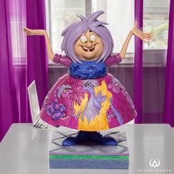 Explora la magia y la intriga con la figura oficial de Madam Mim, la archienemiga de Merlín. Esta figura te brinda la oportunidad de tener la brujería y el misterio en tu hogar, sin necesidad de adentrarte en detalles complejos.