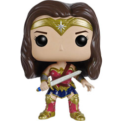 Figura de Wonder Woman realizada en vinilo perteneciente a la línea Pop! de Funko. La figura tiene una altura aproximada de 10 cm., y está basada en la película Batman v Superman: El Amanecer de la Justicia. 