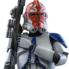 Figura Edición Limitada Movie Masterpiece de 501st Batallón Clone Trooper Deluxe  por la firma Hot Toys para Star Wars, la figura con más de 30 puntos de articulación hace casi posible cualquier posición.