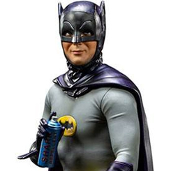 Figura deluxe art scale Batman 1966. Esta preciosa figura esta basada en referencias originales de la serie de TV. La figura está ralizada polystone y pintada a mano.