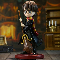 Figura Harry Potter inspirado en el popular estilo de arte de anime japonés, los personajes del Mundo Mágico se reinventan en estas adorables figuras hecho a mano en resina de piedra