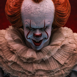 Figura Edición Limitada Movie Masterpiece Pennywise por la firma Hot Toys para It - Capítulo 2, la figura con más de 30 puntos de articulación hace casi posible cualquier posición.