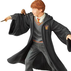 Figura oficial Ron Year One Wizarding World basada en la fabulosa saga creada por J. K. Rowling. Esta preciosa figura realizada en resina tiene unas dimensiones aproximadas de 19 x 13 x 13 cm., 