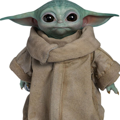 Réplica oficial de The Child (Baby Yoda) a escala 1/1. Esta impresionante obra de arte está basada en la serie de The Mandalorian en Disney +. Esta impresionante figura está realizada en resina y plástico,