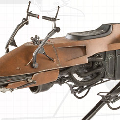 Réplica del Speeder Bike utilizada por los Scouts Troopers en Star Wars: El Retorno del Jedi. Esta preciosa réplica esta realizada basándose en los planos para la película.