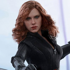 Figura Edición Limitada de la Viuda Negra (Black Widow) basada en la película “Capitán  América: Civil War" interpretado por Scarlett Johansson, figura creada por la firma Hot Toys basándose en los bocetos originales de Marvel.