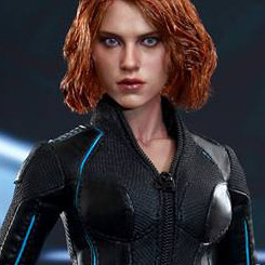 Sensual figura Edición Limitada de la Viuda Negra (Black Widow) basada en la película “Los Vengadores: La era de Ultrón" interpretado por Scarlett Johansson.
