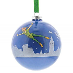 Es el momento de dar un toque de magia a tu árbol navideños con esta preciosa bola de navidad de Peter Pan basada en el clásico de Disney Peter Pan. Esta preciosa bola realizada en vidrio 