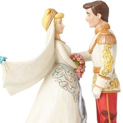 Figura Felices para Siempre del cuento de la Cenicienta basada en el clásico de Walt Disney “La Cenicienta”, con aproximadamente 15 cm., de altura. 