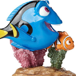 Figura de Nemo y Dory del Clásico de Disney Buscando a Dory, esta pieza de coleccionista pertenece a la línea Showcase Collection.