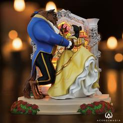 Deslumbrante figura oficial de Beauty and the Beast basada en la película de La Bella y la Bestia. Esta preciosa figura está realizada en resina y tiene una altura aproximada de 23 cm. 