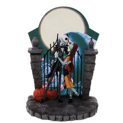 Deslumbrante figura oficial de Jack y Sally Couture de Force basada en la película de Pesadilla antes de Navidad. Esta preciosa figura está realizada en resina y tiene una altura 23 cm.