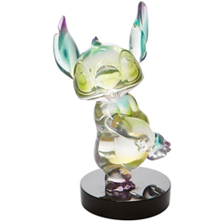 Espectacular figura edición limitada de 1000 unidades de Stitch basado en el popular personaje de la factoría Disney. Esta preciosa obra de arte está realizada en resina transparente