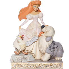 Tierna figura de Ariel Scuttle y Max basado en el clásico 'La Sirenita' de Walt Disney. Con esta figura con una altura aproximada de 19,5 cm., se ha mezclado la magia de las figuras de Walt Disney