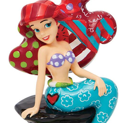 Divertida figura de Ariel de Walt Disney realizada por el pintor y escultor Romero Britto, titulada Ariel en la roca. Esta preciosa figura con unas medidas aproximadas de 15 x 8 x 10 cm.,