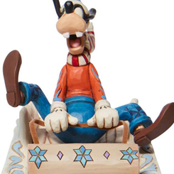 Preciosa figura de Goofy disfrutando del trineo, el artista Jim Shore ha elaborado esta figura de Navidad con unos 11,50 cm., de altura en donde se ha mezclado la magia de las figuras de Walt Disney 