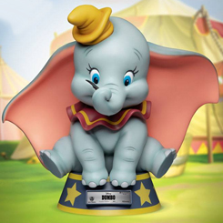 Dumbo, la conmovedora e inspiradora historia de un elefante de circo con orejas de gran tamaño, fue la cuarta película animada de Disney. Inicialmente bromeado, ¡Dumbo encuentra sus alas
