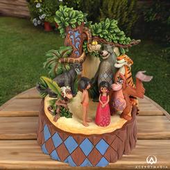 Figura El libro de la Selva tallada con el corazón. Disfruta de un jubileo en la jungla de Jim Shore con Mowgli y sus amigos mientras El libro de la selva de Walt Disney celebra su 55 aniversario.