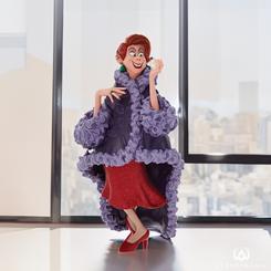 Para celebrar el 45.º aniversario de Los Rescatadores de Disney, la Disney Showcase Collection presenta esta figura preciosa y muy detallada de Madame Medusa, es pelirroja y con pelo en llamas