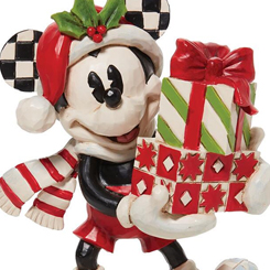 Disney vuelve a casa para las fiestas con esta figura festiva de Jim Shore. Con una bufanda a rayas de bastón de caramelo, Mickey luce una sonrisa amable mientras lleva una enorme pila de regalos. 
