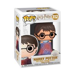 Figura de Harry Potter con la capa de invisibilidad realizada en vinilo perteneciente a la línea Pop! de Funko. La figura tiene una altura aproximada de 9 cm., y está basada en la saga de películas de Harry Potter.