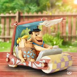 ¡Revive la nostalgia y la diversión con la Figura de Pedro Picapiedra y Pablo Mármol de Hanna-Barbera Productions! Esta encantadora figura, diseñada por el reconocido artista Jim Shore