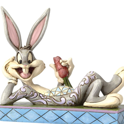 Figura de Bugs Bunny en su pose icónica de la serie Looney Tunes. Diseñado por el galardonado artista y escultor Jim Shore para la colección Looney Tunes de Jim Shore.