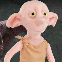 Adorable peluche de Dobby el elfo domestico y amigo de Harry Potter. Este precioso peluche tiene una altura aproximada de 41 cm y esta realizado en 100% Poliéster.