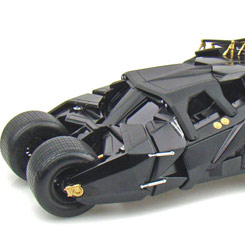 Espectacular y detallada réplica del vehículo utilizado por Batman en la película The Dark Knight.