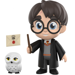 Figura de Harry Potter realizada en vinilo perteneciente a la línea ¡5 Estrellas! de Funko. La figura tiene una altura aproximada de 8 cm., y está basada en la saga de películas de Harry Potter. 