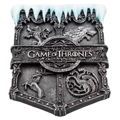 Imán con los escudos de las casas de Juego de Tronos de la serie de HBO Juego de Tronos, decora tu frigorífico con este bonito imán con los escudos y lemas de las casas más famosas de Juego de tronos. 