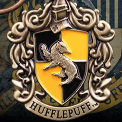 Llavero oficial del escudo de Hufflepuff basado en la saga de Harry Potter. El llavero está realizado en metal y tiene una longitud aproximada de 5 cm,. 