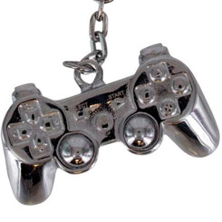 Divertido llavero en forma del Mando de la PlayStation basada en la fabulosa consola de video juegos PlayStation. Este precioso llavero está realizado en metal y tiene una longitud aproximada de 6 cm.