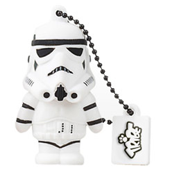 Memoria USB del Stormtrooper con una capacidad de 16 GB.  Alimenta este pequeño Soldado Imperial con todos tus documentos más importantes.
