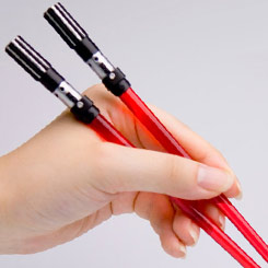 Pack de palillos chinos de Darth Vader con una longitud aproximada de 23 cm. Producto Oficial Star Wars.