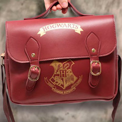 Bolsa Termo Oficial de Hogwarts basado en la saga de Harry Potter escrito por la autora británica J. K. Rowling. Este precioso bolso está realizado en Cuero de la PU 