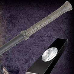 Preciosa réplica oficial de la varita de Bellatrix Lestrange con motivo de la película Harry Potter, Las Reliquias de la Muerte (Harry Potter and the Deathly Hollow). 