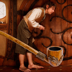 Detallada réplica oficial de la Pipa de Bilbo Bolsón basada en la película de El Hobbit: Un Viaje Inesperado, dirigida por Peter Jackson.