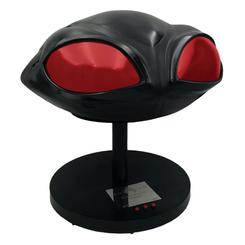 Factory Entertainment ha lanzado una edición limitada del casco de Black Manta, uno de los villanos más icónicos de la franquicia. Este casco prop replica tiene un tamaño de 44 cm y cuenta con luces y sonidos que simulan los efectos especiales