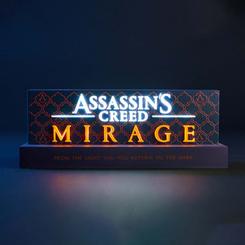 ¡Transforma tu espacio con la cautivadora edición Mirage de la luz LED de Assassin's Creed! Esta impresionante lámpara con licencia oficial presenta el distintivo logo de Assassin's Creed 
