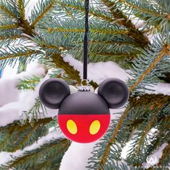 Decora tu árbol de Navidad con el encanto de Disney gracias al Ornamento de Navidad Mickey. Esta bola de Navidad de vidrio de Mickey es un imprescindible para todos los aficionados a Disney. 