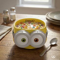 El bowl 3D Minions convierte cualquier desayuno, merienda o tentempié en un momento mucho más divertido gracias a su diseño en relieve, inspirado en uno de los personajes más reconocibles del cine de animación. 