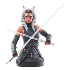 Busto de Ahsoka Tano de Star Wars: The Mandalorian a escala 1/6 y con 18 cm de altura. Fabricado en poliresina, se entrega pintado y numerado a mano dentro de una edición limitada a 3000 unidades.
