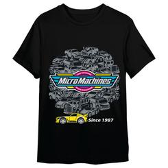 La nostalgia de los coches en miniatura vuelve con estilo callejero, y esta camiseta Micro Machines adulto lo clava con un diseño que se reconoce al instante: el logo clásico en el centro, rodeado de siluetas de vehículos y el guiño “Since 1987”