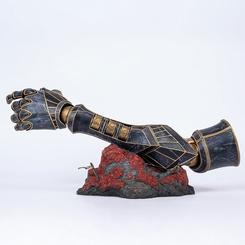 La réplica brazo Gustave Clair Obscur Expedition 33 parece arrancada de una expedición imposible. Sus líneas negras, vetas de mármol envejecido y filigranas doradas convierten este brazo mecánico a escala 1/1 en una pieza de presencia inmediata