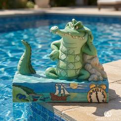 La figura cocodrilo Peter Pan tiene esa clase de encanto que no pasa desapercibido, una mezcla perfecta de humor, travesura y nostalgia. En solo 11,5 cm de altura, esta pieza consigue capturar toda la personalidad del inolvidable perseguidor del Capitán