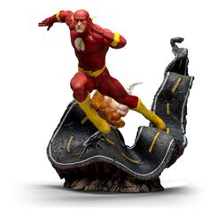 La velocidad hecha arte se materializa en esta espectacular estatua Flash Art Scale 1/10, una pieza de resina oficial que captura toda la energía y dinamismo del Velocista Escarlata. 