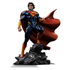 Un icono que se reconoce al instante y una presencia que llena la vitrina: la DC Comics Art Scale Statue 1/10 Superman Absolute de Iron Studios presenta al Hombre de Acero en una pose heroica